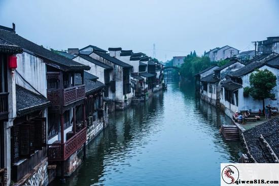 旅游宗旨地非常漂亮的弹射布局，女性一生必须来一次