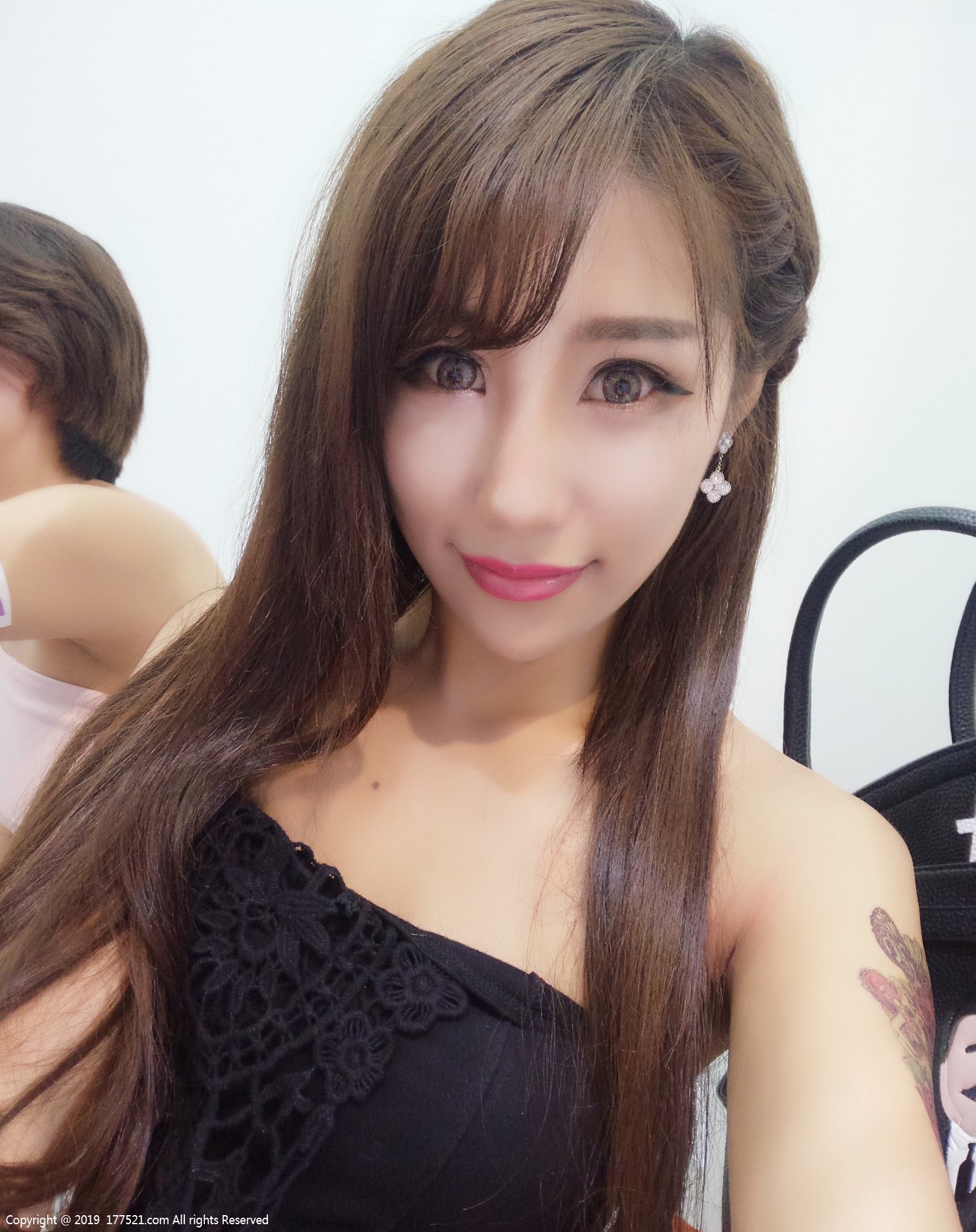 王佳妮Carol_W0916人物简历详细播报完整版