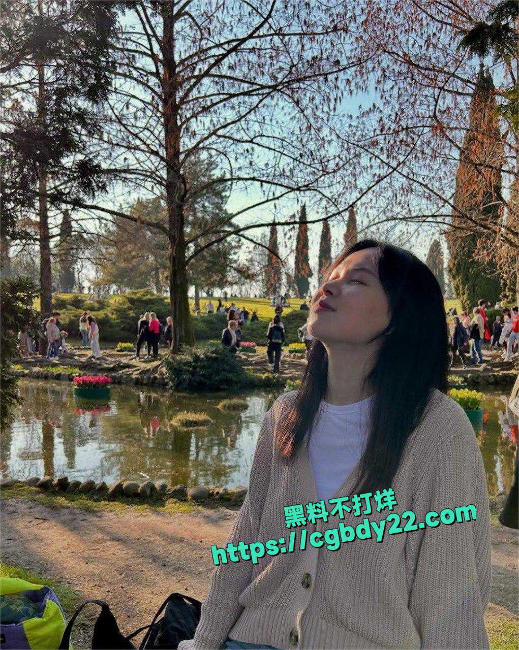 21岁混血华裔女子6