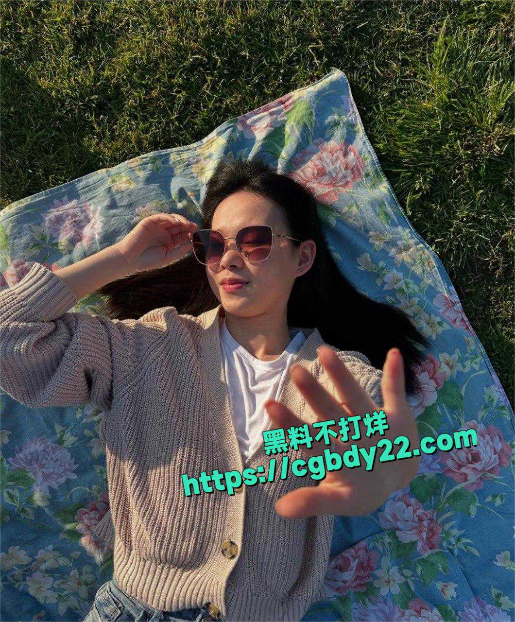 21岁混血华裔女子7
