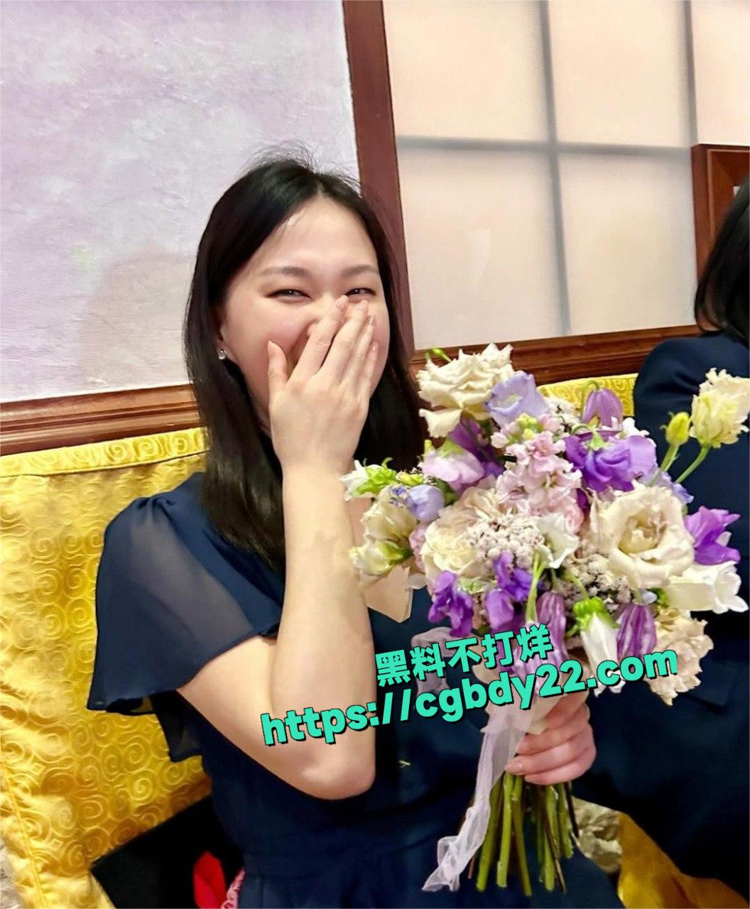 21岁混血华裔女子18